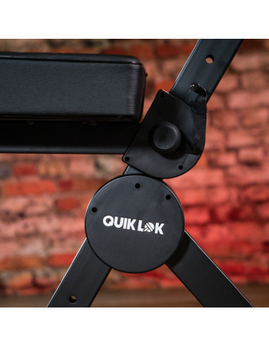 DX/749 Sgabello con Schienale e Poggiapiedi