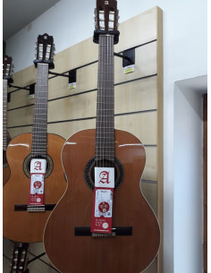 ALHAMBRA 1C | Chitarra Classica con Top in Cedro