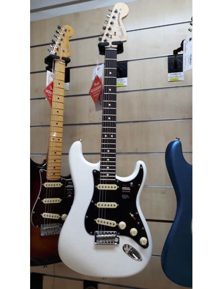FENDER American Performer Stratocaster RW Arctic White